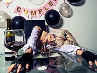 TinaRoberts19