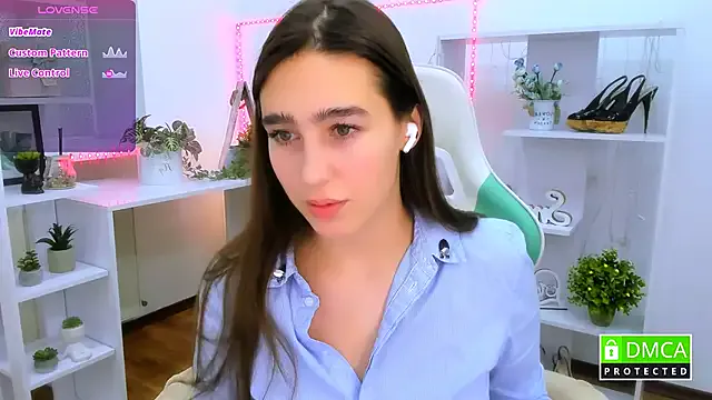 StripChat _Eliizabeth_ is Freechat _Eliizabeth_ — Ride on a pillow in lingerie