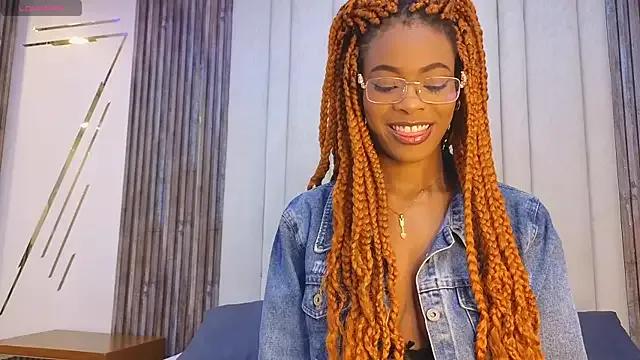 adaraSmiith on StripChat 