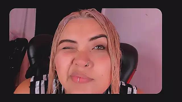Agatha_humidity on StripChat 