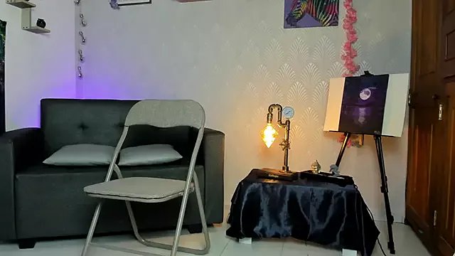 Alaia_Love77 on StripChat 