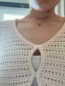 alana15 on StripChat 