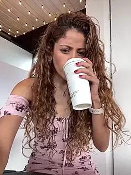 alana15 on StripChat 