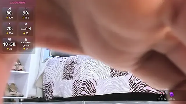 Alexia_Silver22 on StripChat