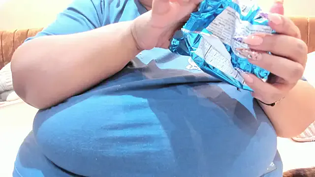 StripChat Alisson_am is Freechat Alisson_am — Show big tits and put oil