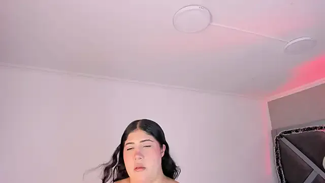 Freechat AmberiniHoffman on StripChat