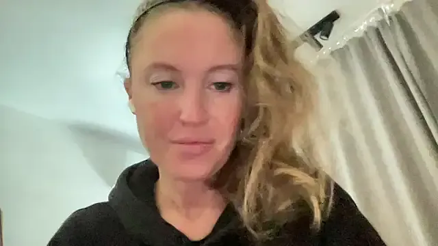 Freechat Ameli8 on StripChat