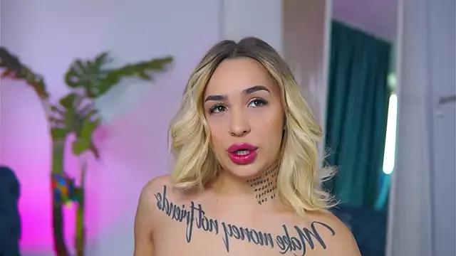 Ammylicious_Doll on StripChat 