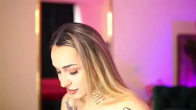 Ammylicious_Doll on StripChat 