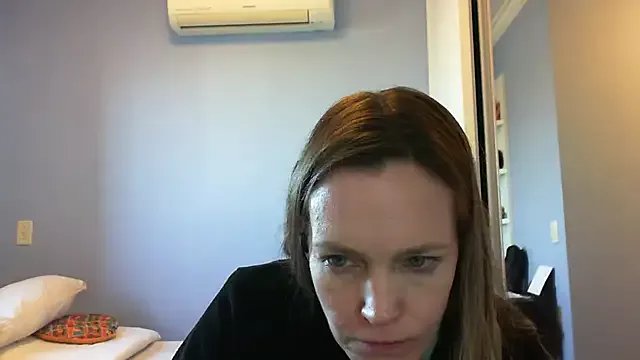 Annylove1 on StripChat 