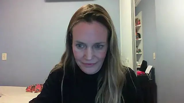 Annylove1 on StripChat 