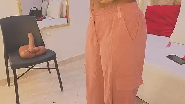 StripChat avis_lara is Freechat avis_lara — Look at this sexy body move