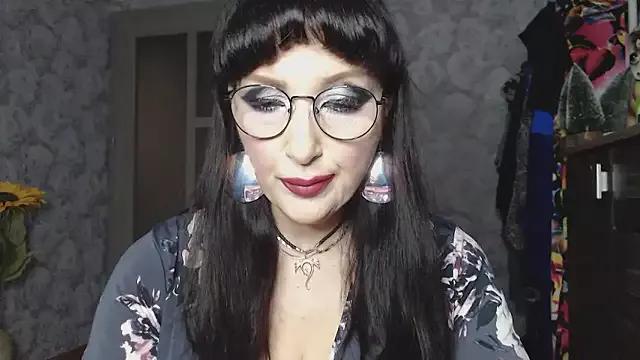Aziza1 on StripChat 