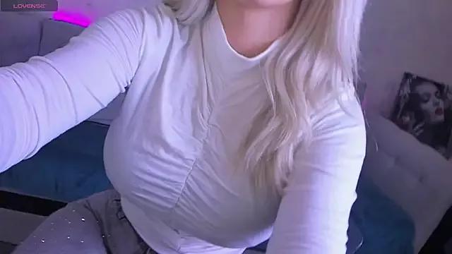 BambiKayyy on StripChat 
