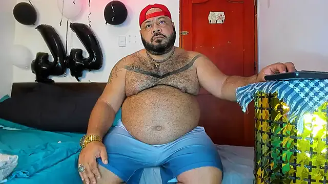 Freechat Bearspigdirty on StripChat