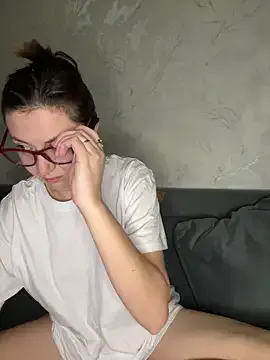 BeatriceTender on StripChat