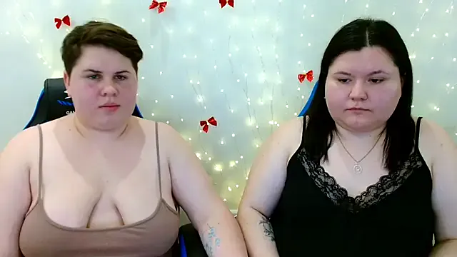BeckyAndHellen on StripChat