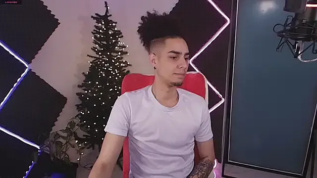 Freechat bigryann23 on StripChat