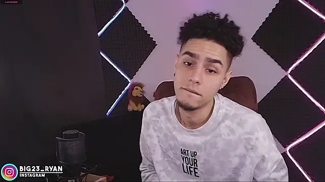 Freechat bigryann23 on StripChat