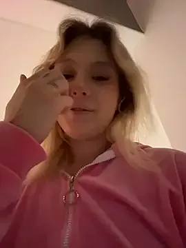 CaitlinSugar — good morning with my boobs