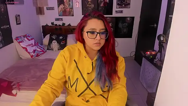 Freechat Cherry_blush_ on StripChat