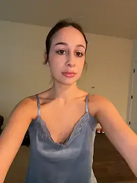 ChiaraSommer on StripChat