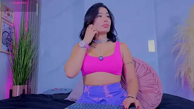 Chlooee__ on StripChat