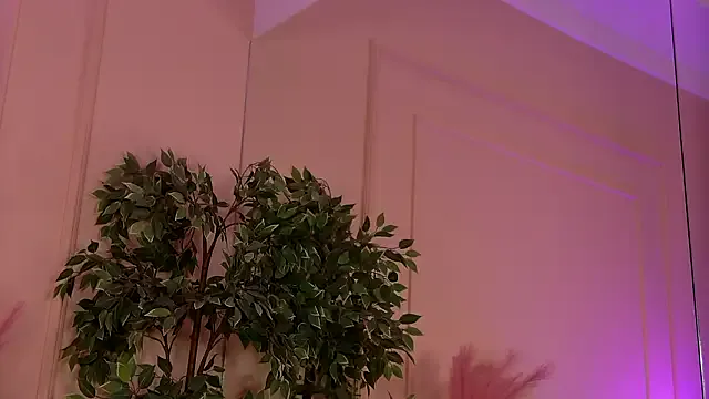 CrystalRedd — make me wet