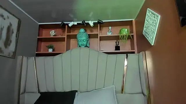 CurvyHoney_ — full naked + spank ass