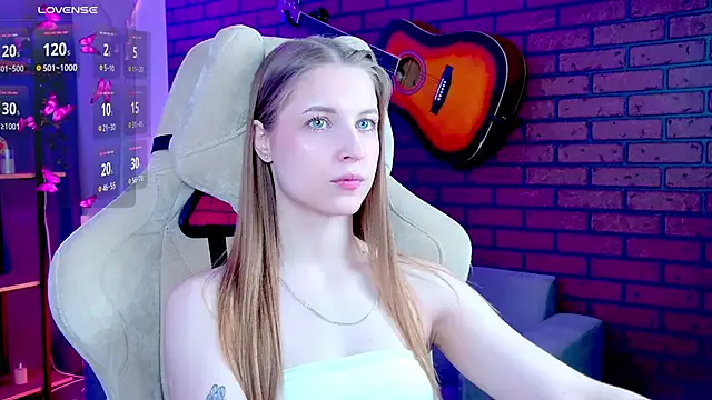 CuteMousee on StripChat