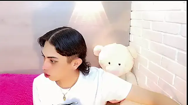 Daniela_Pink_ — party snow