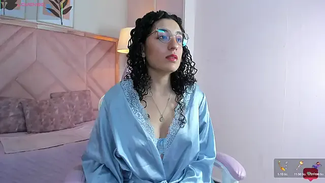 DemiJones_ on StripChat