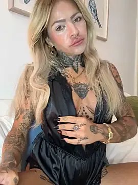 Divina_X_ on StripChat 