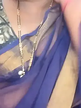 Freechat Divyahoty on StripChat