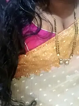 Freechat Divyahoty on StripChat