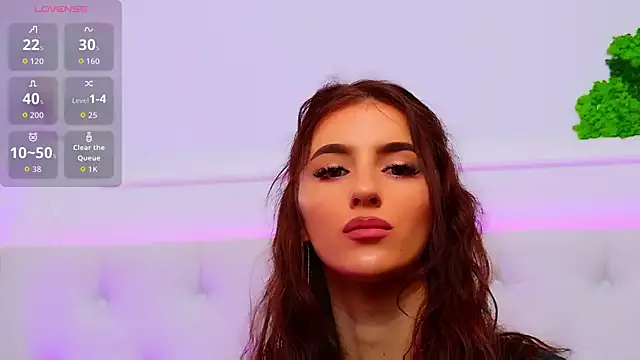 ElisaCharm on StripChat