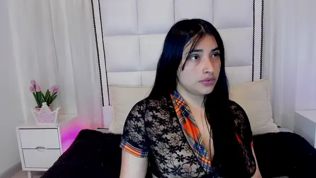 Emilybta on StripChat