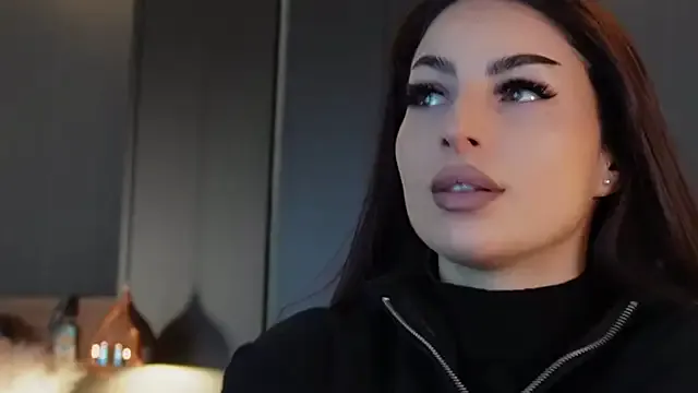 EmilyTrix on StripChat