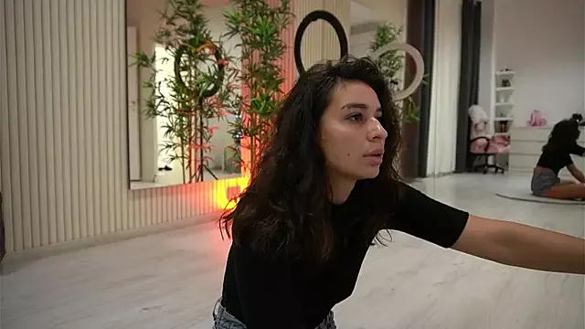 EmmaBlanco on StripChat