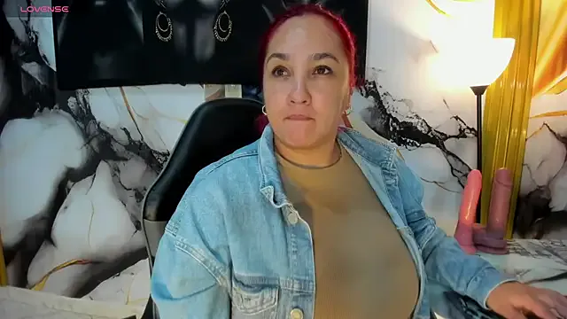 Eva_MilfF on StripChat