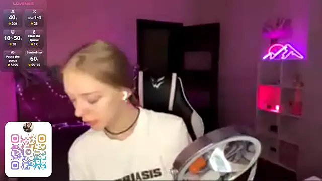 EvaPeace — Should I show my tattoo?