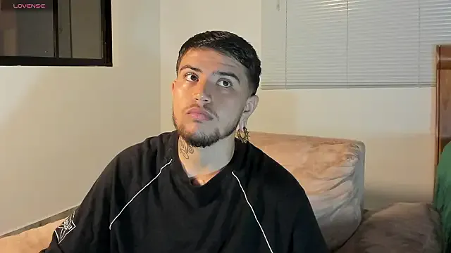 StripChat ftmphilip_ is Freechat ftmphilip_ — fuck fingers and play clit....squirting