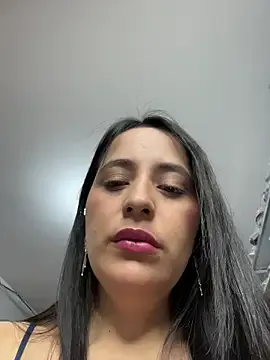 GiaDuque — Naked in store public shhhh