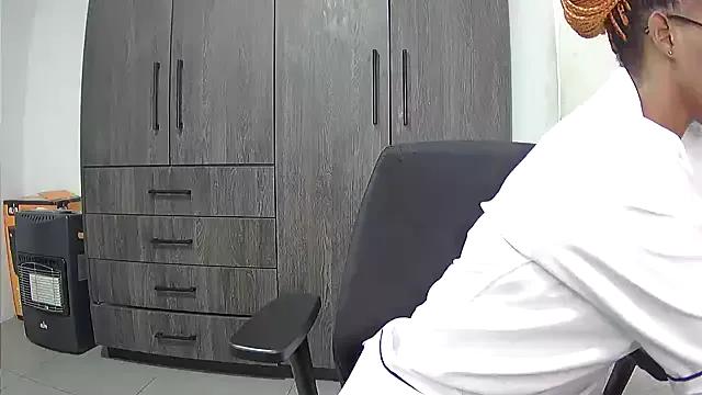 GingerGlow on StripChat 