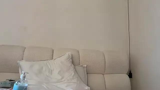 GiuliaDollx from StripChat