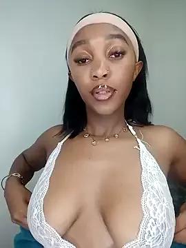 Hannah_107 on StripChat 