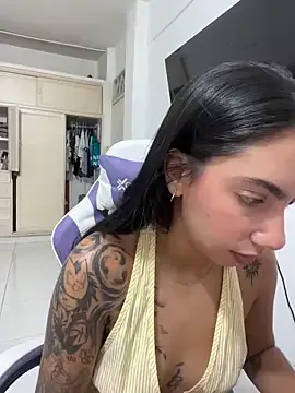 Heratemporal — Dildo in pussy