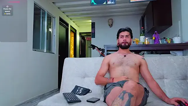 heteros_curious on StripChat