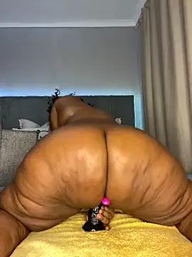 HugeMassiveBooty from StripChat