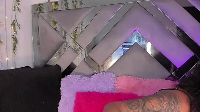 Iris_hott1 on StripChat 